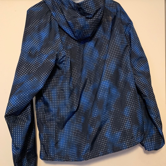 The North Face Lightweight Jacket - Picture 5 of 5